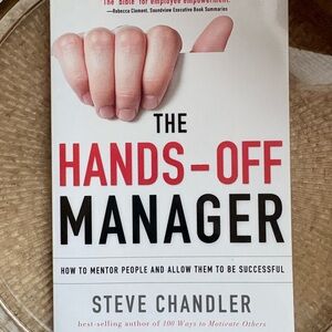 2/$12 📚 The Hands-Off Manager by Steve Chandler